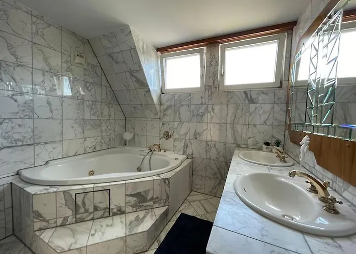 アパート Lakeside Serenity フェルデン・アム・ヴェルターゼー